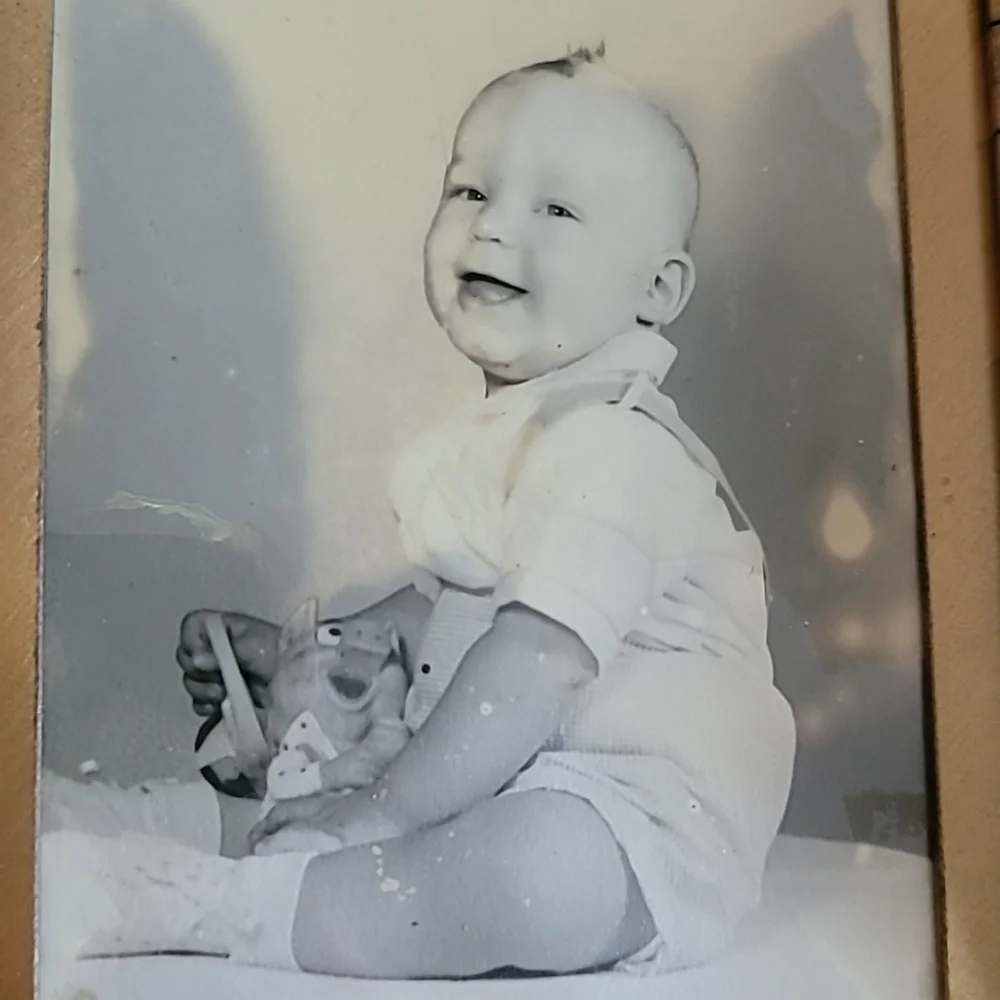 Vintage Frame & Photographs - Picture 7 of 12